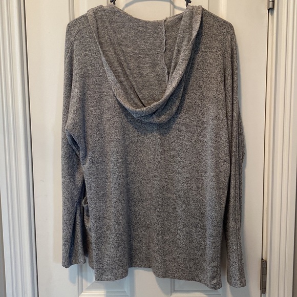 American Eagle Cardigan - Picture 2 of 3